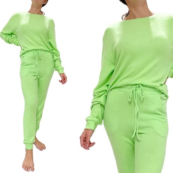 fornia Tops - NWT 2 piece super soft lounge outfit - Large
